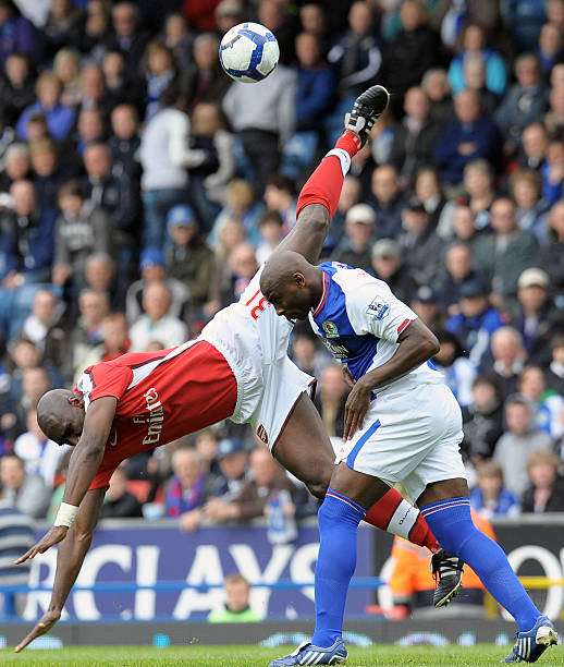 防守端的坚 防守端的坚